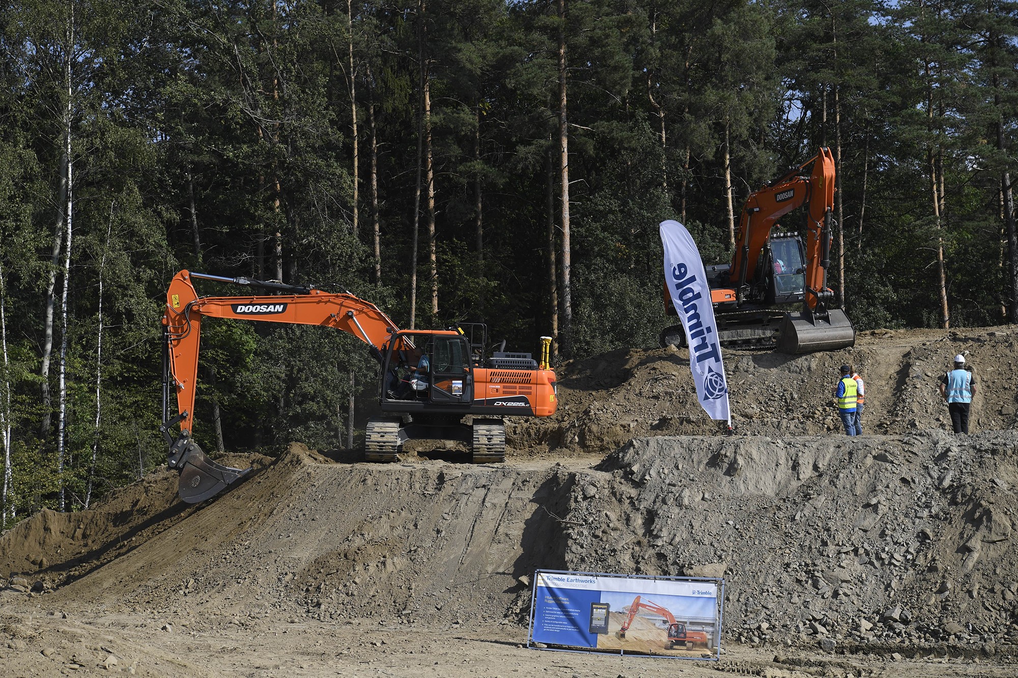 Click image for larger version

Name:	Doosan-2D-3D-Machine-Guidance_1-min.jpg
Views:	163
Size:	1,24 MB
ID:	1276673